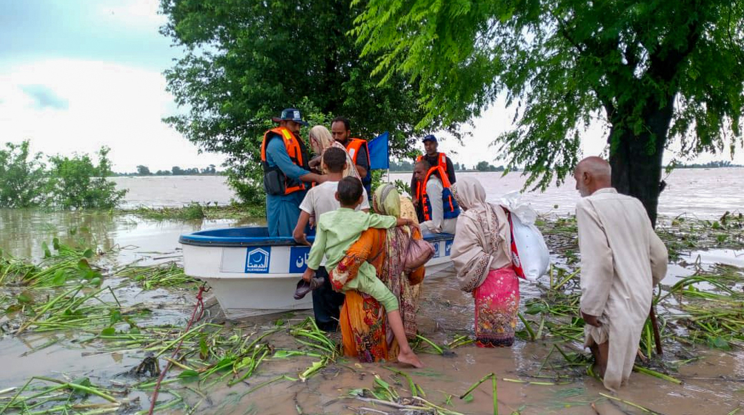 Join the Minal Khan for Bringing Dignity and Hope to Those Affected by Floods in Pakistan